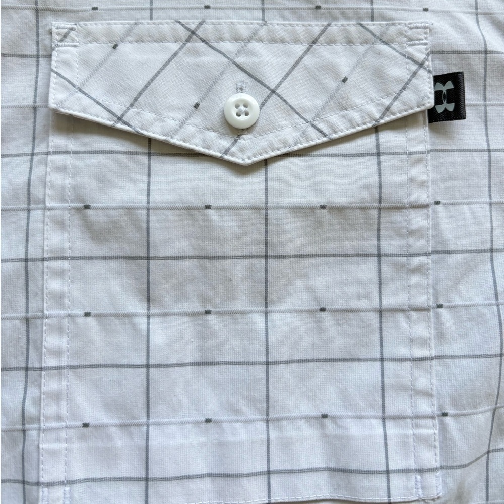 Under Armour Men's Large White Plaid Casual Short Sleeve Collard Shirt - Picture 5 of 8